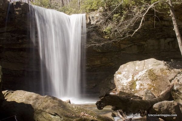 Vodopády poblíž Pittsburghu ve státním parku Ohiopyle