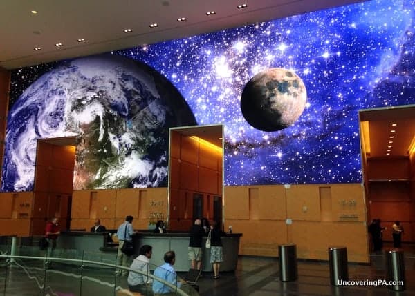 The Comcast Experience HD Video Wall in Philadelphia, Pennsylvania.
