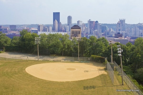 Best photography spots in PIttsburgh - Fineview Overlook