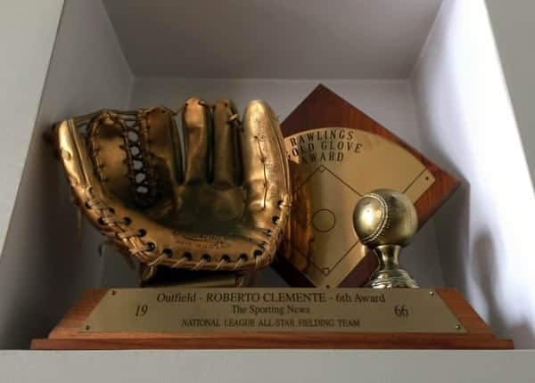 Roberto Clemente Game-Used Glove-Roberto in Right at Forbes – Memorabilia  Expert