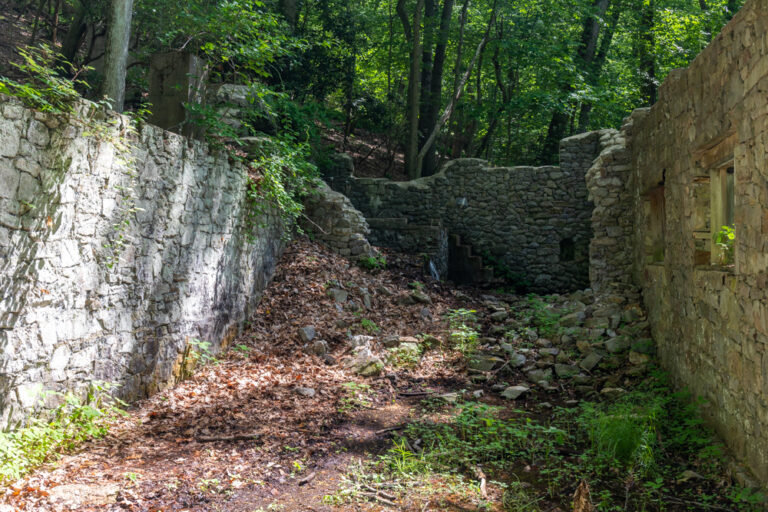 Hiking the Mount Misery Trails to the Abandoned Colonial Springs ...