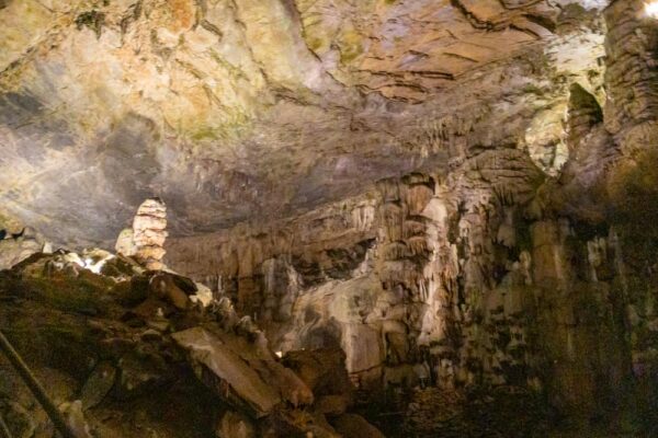 Dentro de las Cavernas Indian Echo en Hummelstown PA