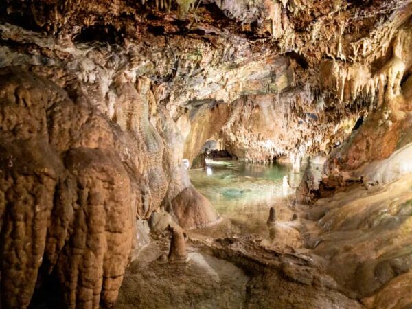 Sadzawka w Indian Echo Caverns w Dauphin County PA