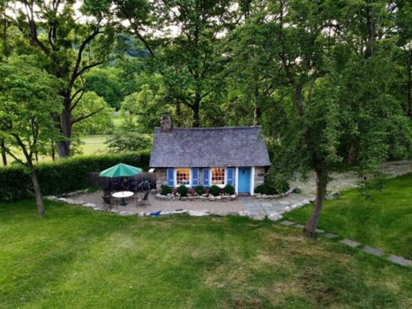 Airbnb Cottage in Bethlehem PA