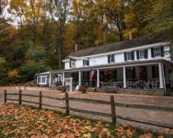 15 Places to See Fall Foliage near Philadelphia