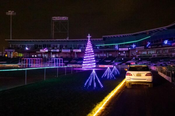 Inside Clipper Magazine Stadium voor de Christmas Spirit Light Show in Lancaster PA