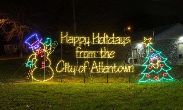 Welcome light at the entrance to Lights in the Parkway in Allentown PA