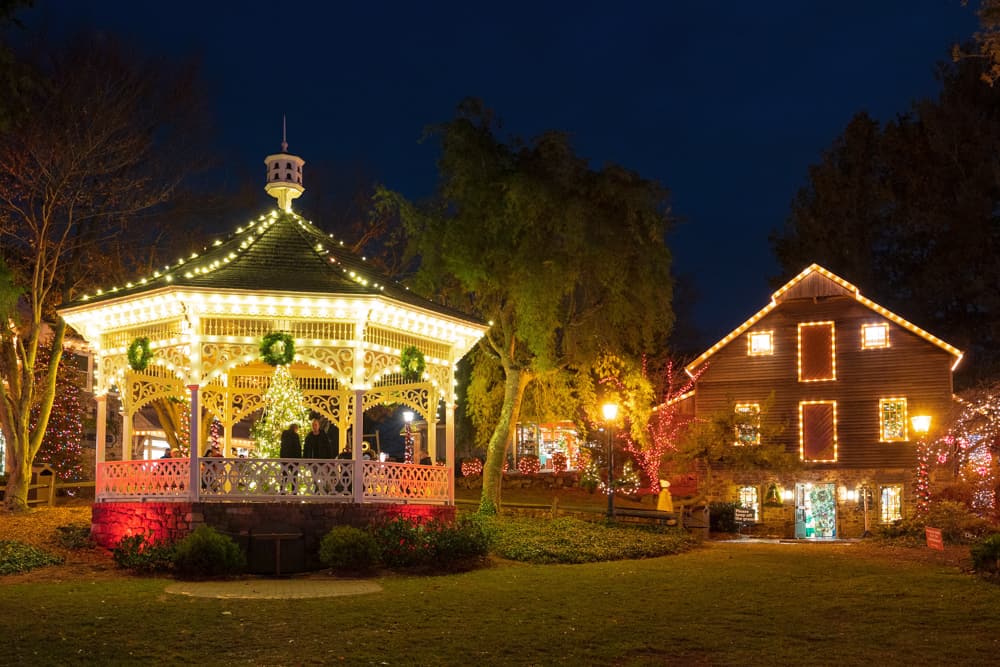 17 of the Most Festive WalkThrough Christmas Displays in Pennsylvania