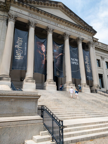 Entrance to the Franklin Institute in Philadelphia with a Harry Potter banner on the front