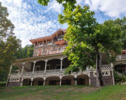 Touring the Asa Packer Mansion in Jim Thorpe, PA