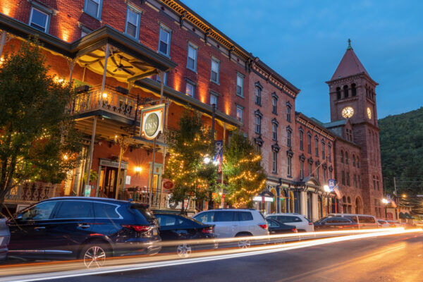 Cars move through Jim Thorpe PA at dusk