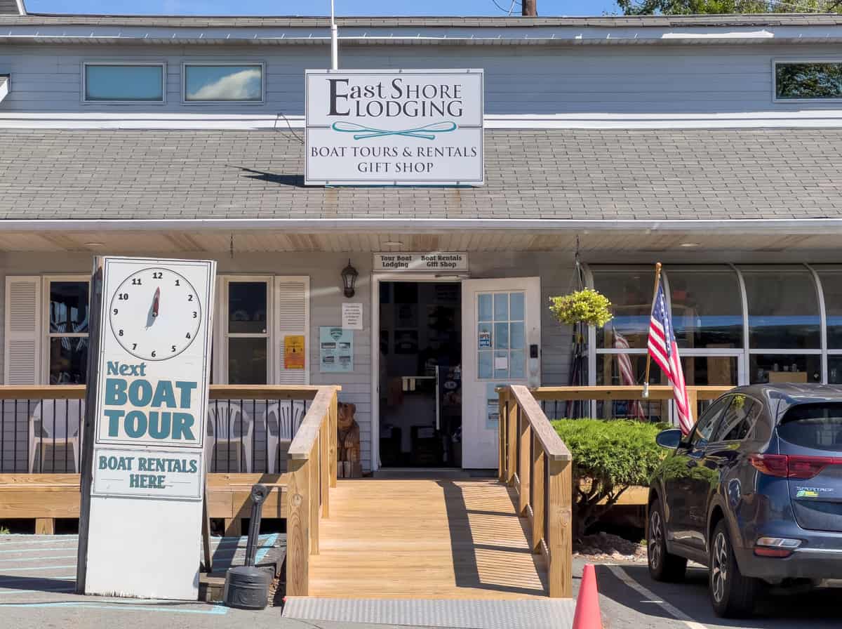 Taking a Scenic Cruise with Lake Wallenpaupack Boat Tours Uncovering PA