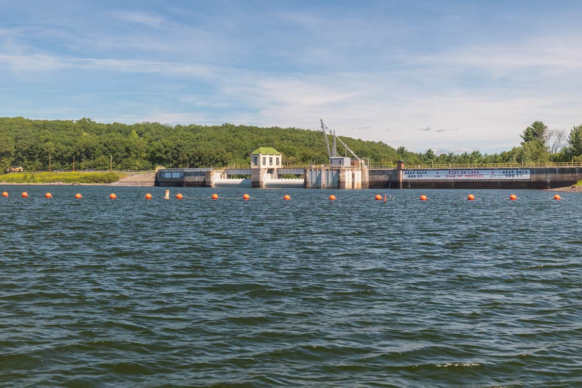 Taking a Scenic Cruise with Lake Wallenpaupack Boat Tours Uncovering PA
