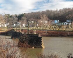 How to Get to the Hyde Park Walking Bridge in Western PA