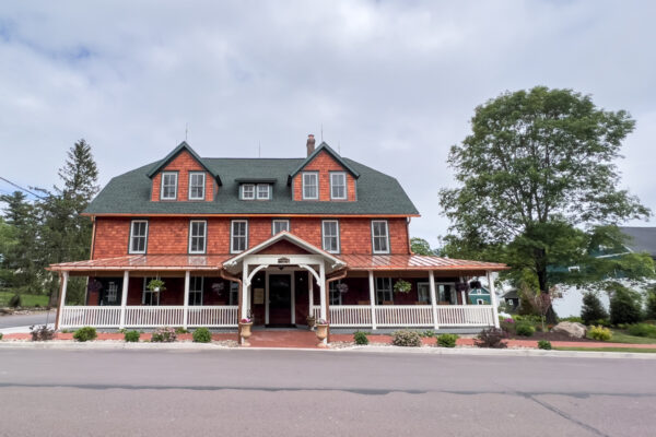 Exterior of the Eagles Mere Inn in Sullivan County PA