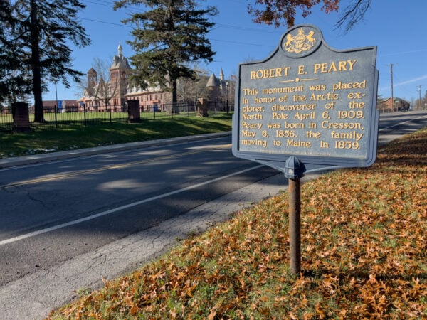 Blue historic marker telling the story of Admiral Robert Peary in Cresson Pennsylvania